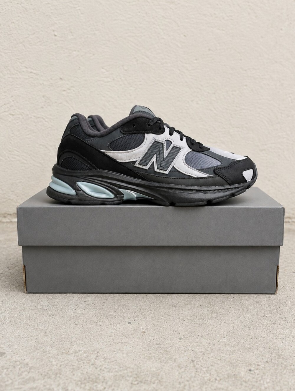 New Balance 2010 V1 Black Grey Men's 10.5 NIB